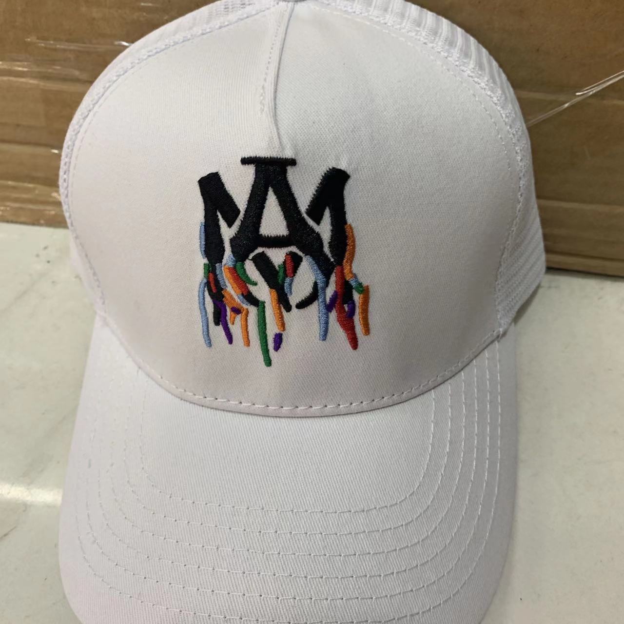 Casquette ajustable
