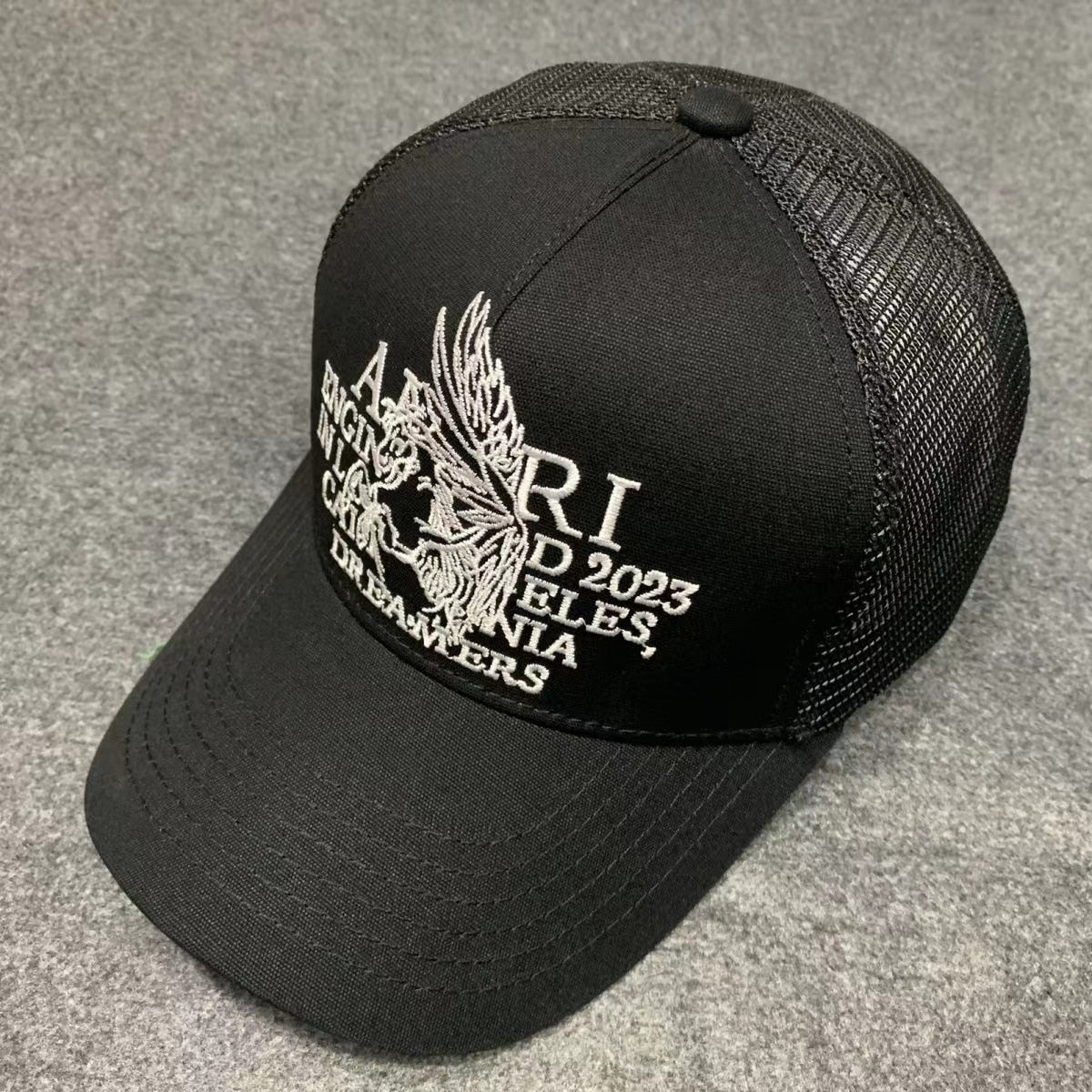 Casquette ajustable