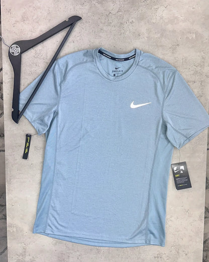 T-shirt swoosh ( 1 acheter = 1 offert )