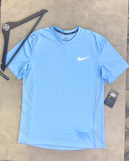 T-shirt swoosh ( 1 acheter = 1 offert )