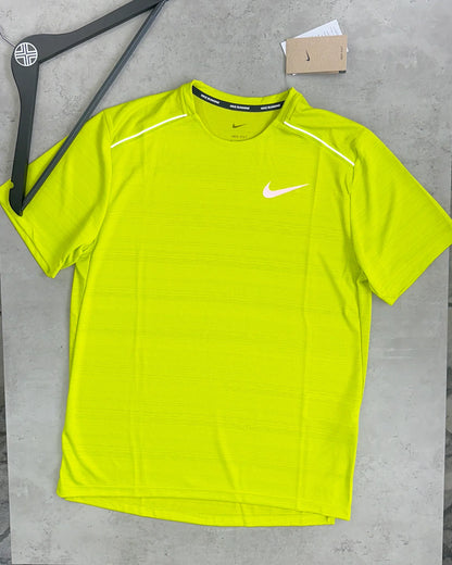 T-shirt swoosh ( 1 acheter = 1 offert )