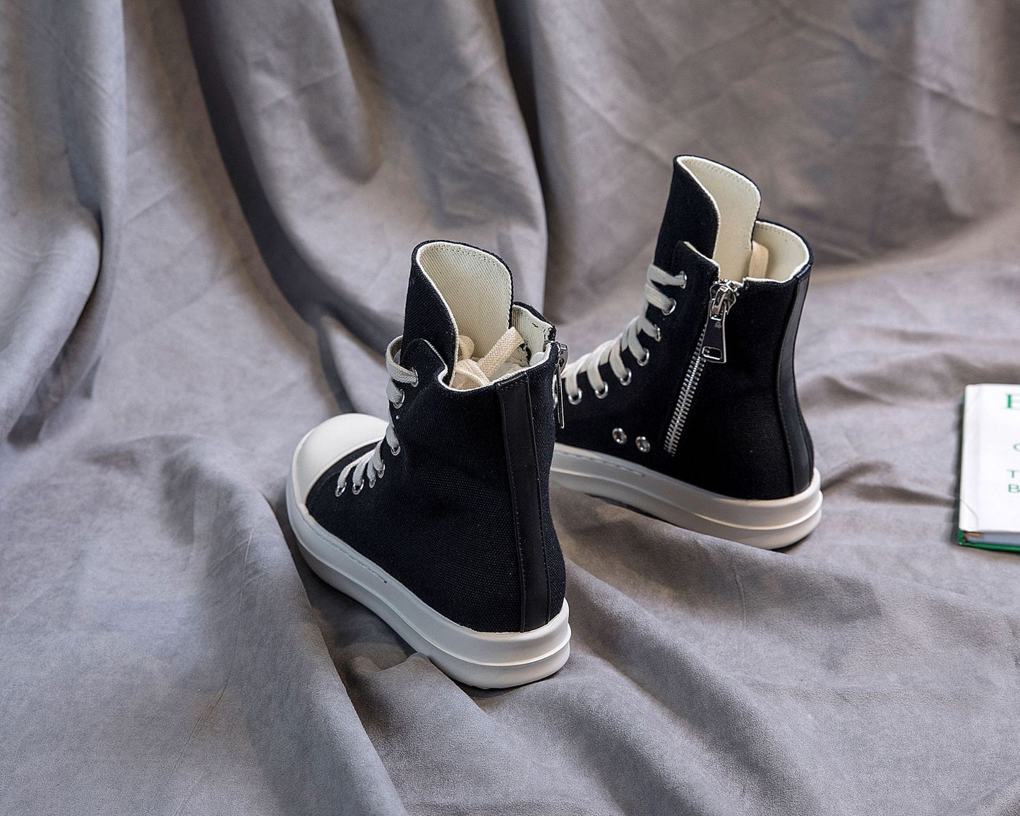 Loafer : chaussure montante