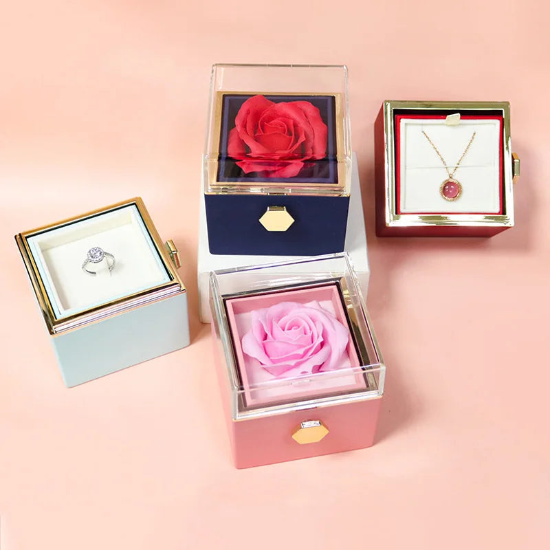 Rose box et collier plaqué or