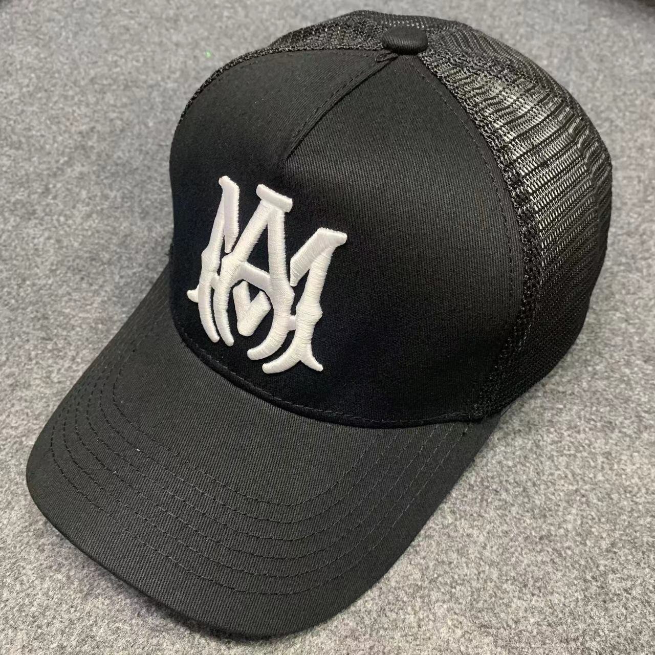 Casquette ajustable