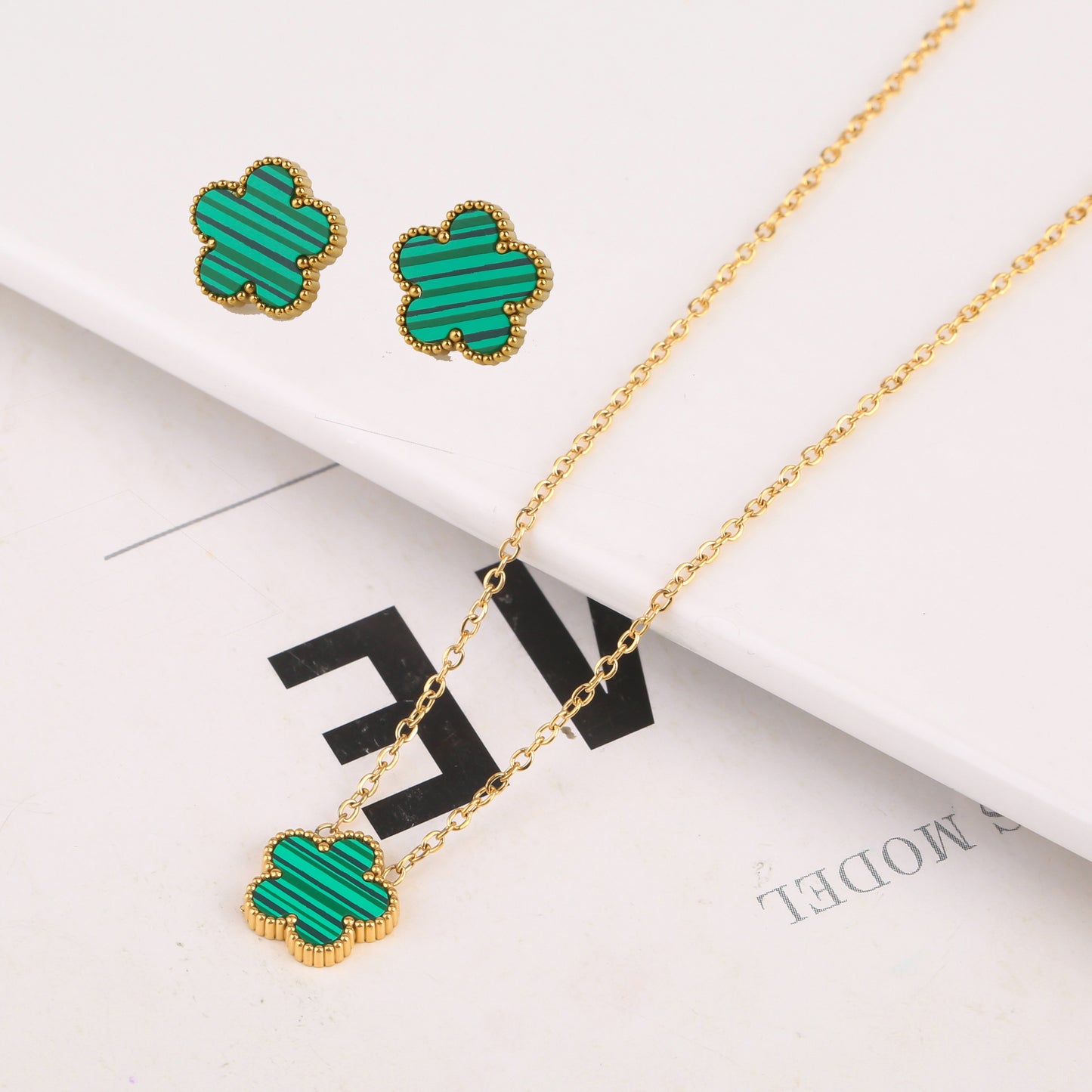 Bijoux couleur or inoxydable