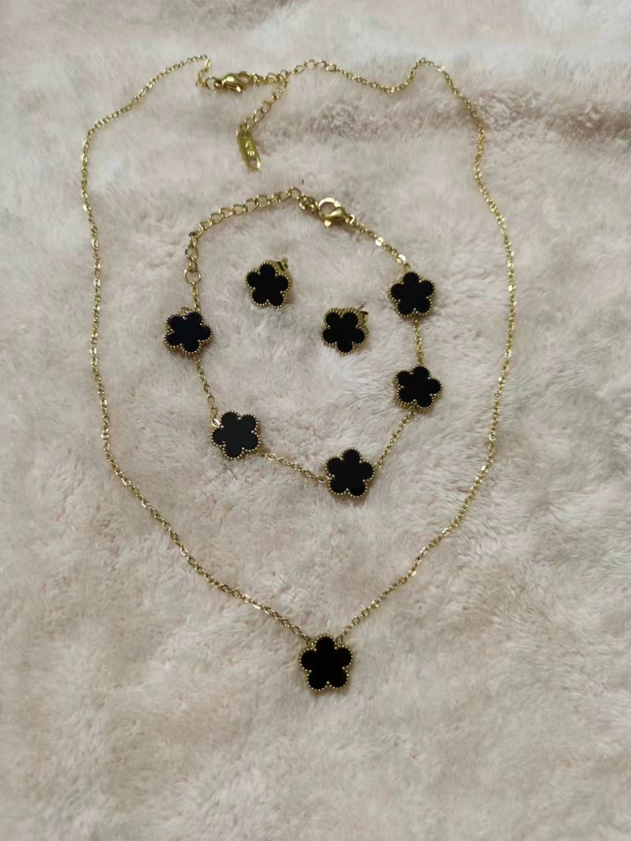 Bijoux couleur or inoxydable