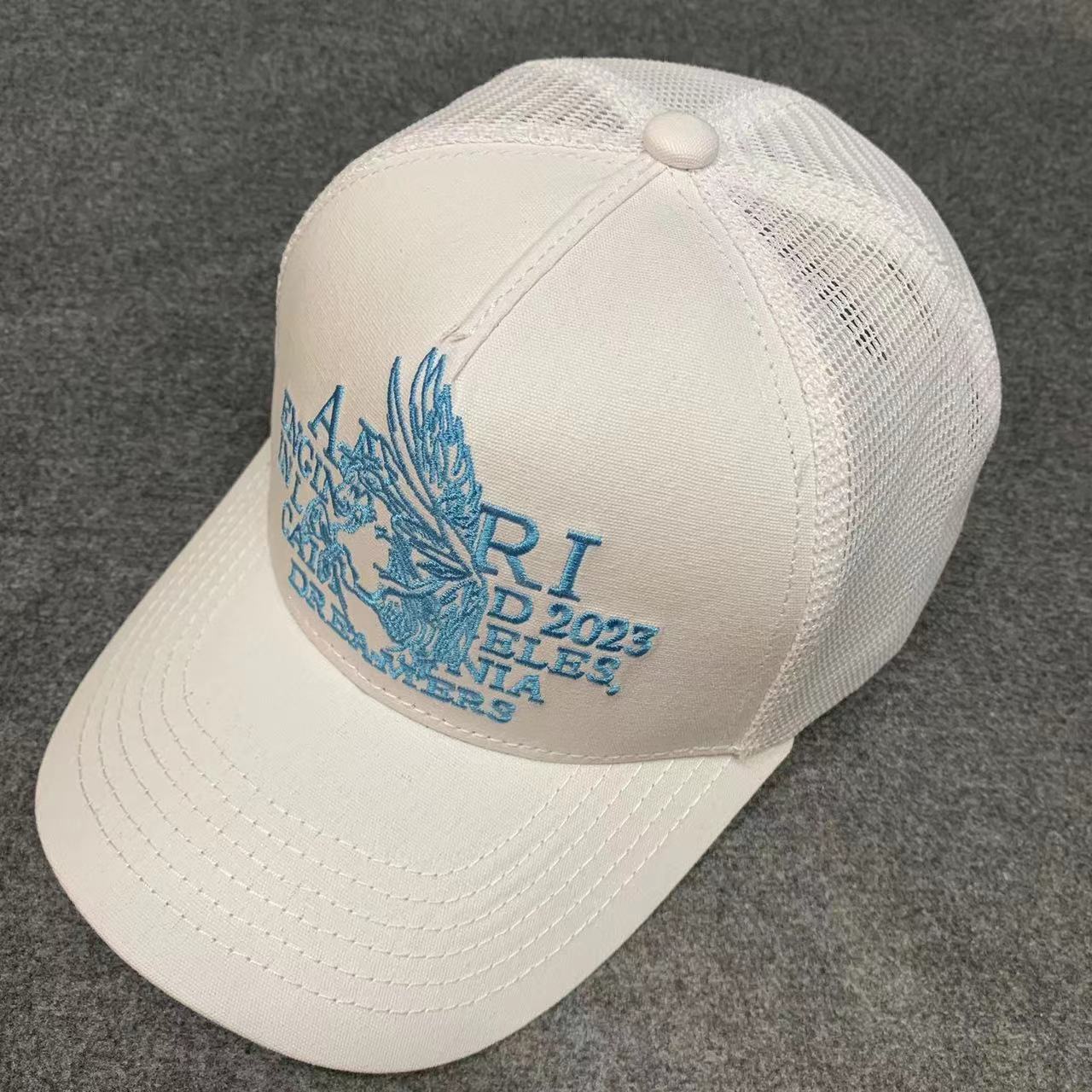 Casquette ajustable